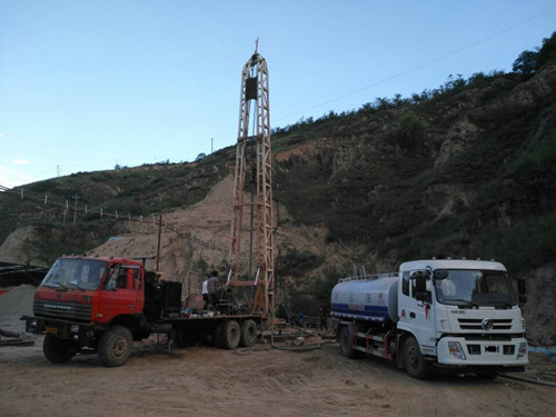 礦建二公司車村項(xiàng)目部緊鑼密鼓攻難關(guān)