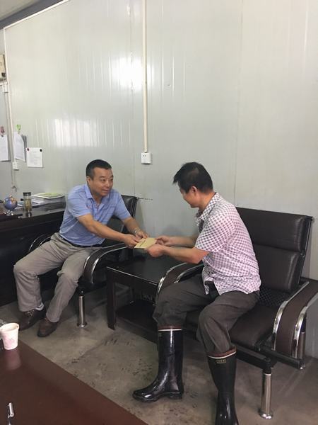 掘進(jìn)公司五到位確保“金秋助學(xué)”活動(dòng)圓滿(mǎn)收官