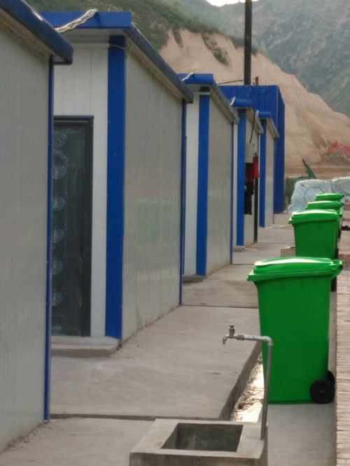 礦建二公司車(chē)村項(xiàng)目部職工喜遷新居