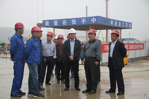 陜煤集團總經(jīng)理助理、建設(shè)集團聯(lián)合黨委書記、董事長寧興剛一行蒞臨天工公司陜煤研究院西安總部工地視察指導(dǎo)工作