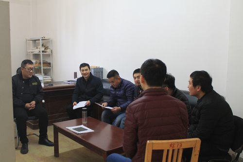 銅煤公司基層項目部開展“自己找、同事提”對照檢查活動