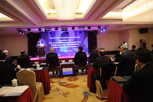 劉合理一行受邀出席阿塞拜疆跨里海貿(mào)易運(yùn)輸走廊推介會