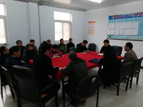 銅煤公司基層項(xiàng)目部員工熱學(xué)熱議全國“兩會(huì)”精神