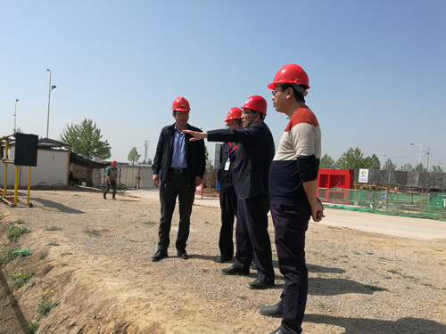 王明智一行蒞臨天工公司清源小區(qū)項(xiàng)目檢查指導(dǎo)工作