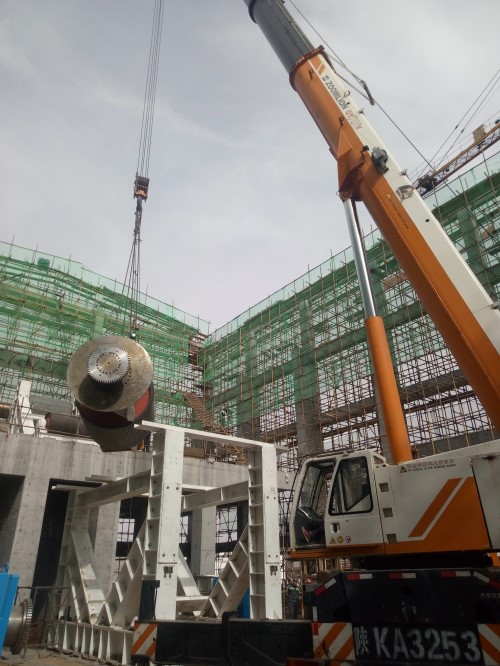 機電安裝公司承建的小保當一號煤礦主斜井帶式輸送機配電、控制及機械設備安裝如火如荼