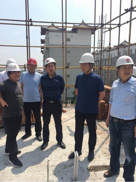 贠公法深入咸陽分公司、天工公司、路橋分公司、澄合分公司工地檢查指導(dǎo)安全工作