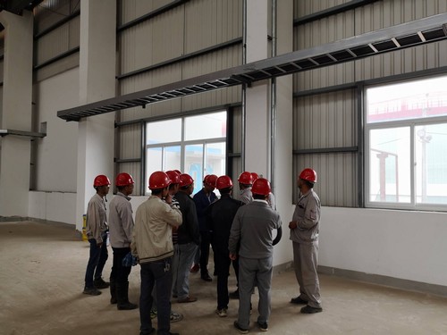 銅煤公司承建的年產(chǎn)30萬(wàn)噸鋁鎂合金項(xiàng)目氧化鋁1#倉(cāng)庫(kù)順利通過(guò)預(yù)驗(yàn)收