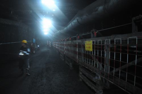 陜煤建設(shè)掘進(jìn)公司：紅柳林項目部44201外撤架巷超前完成掘支任務(wù)