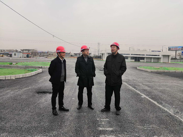 銅川市交通運輸局副局長趙衛(wèi)東深入川耀服務(wù)區(qū)現(xiàn)場檢查指導工作