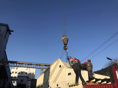 陜煤建設(shè)機(jī)電安裝公司黃陵建莊工地：“干完，大年三十回家！”