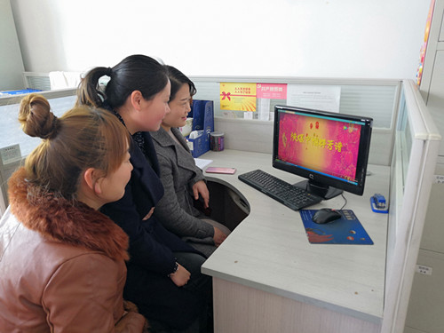 陜煤建設(shè)礦建三公司女職工掀起學(xué)習(xí)陜煤“十杰”先進(jìn)事跡熱潮