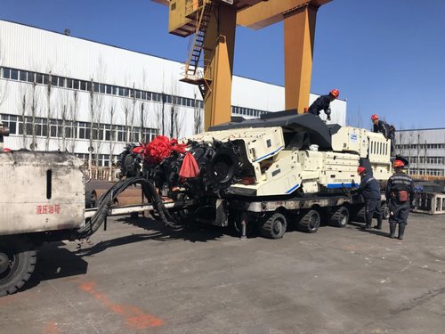 陜煤建設(shè)掘進公司：紅柳林項目部EML-340連續(xù)采煤機順利入井