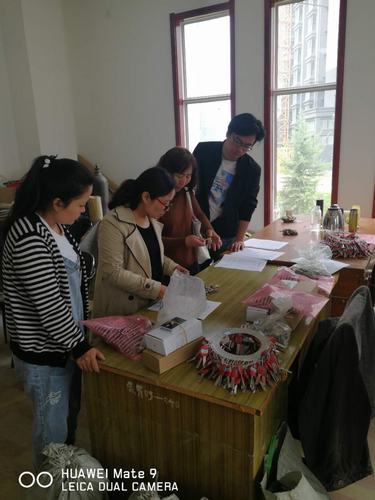 陜煤建設韓城分公司承建的新康小區(qū)住宅樓順利完成鑰匙移交