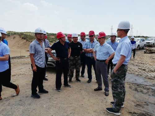 陜西鐵路物流集團(tuán)有限公司黨委書記、執(zhí)行董事、總經(jīng)理趙國智一行蒞臨靖神鐵路項(xiàng)目施工現(xiàn)場檢查指導(dǎo)工作