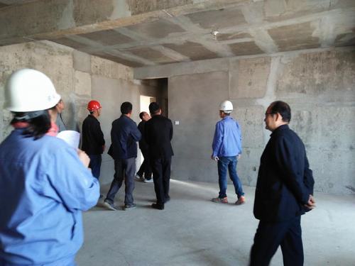 陜煤建設(shè)銅煤公司承建的銅煤二號(hào)白樺林小區(qū)1#、3#樓工程順利竣工驗(yàn)收