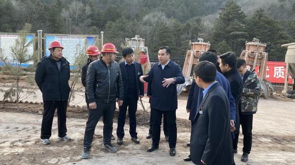 蒲白礦業(yè)公司黨委書記、董事長沈顯華一行蒞臨陜煤建設(shè)礦建二公司建莊項目部檢查指導(dǎo)工作