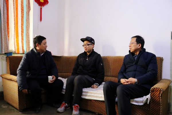 陜煤建設(shè)澄合分公司春節(jié)前慰問困難職工