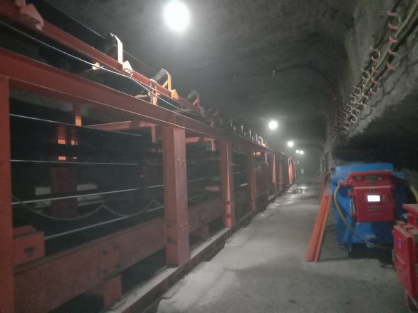 陜煤建設(shè)韓城分公司安裝三項目部施工的14301順槽膠帶機安裝工程試運轉(zhuǎn)成功