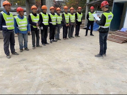 路橋分公司胡家河礦井及選煤廠室外排洪渠停車位工程順利開工