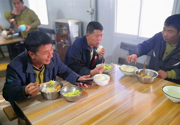 陜煤建設礦建三公司：關注“兩堂一舍”，為職工創(chuàng)建溫馨家園