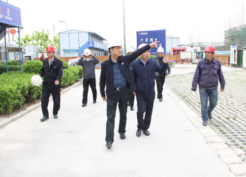 侯本英深入山水逸境小區(qū)、老城改造項(xiàng)目調(diào)研指導(dǎo)工作