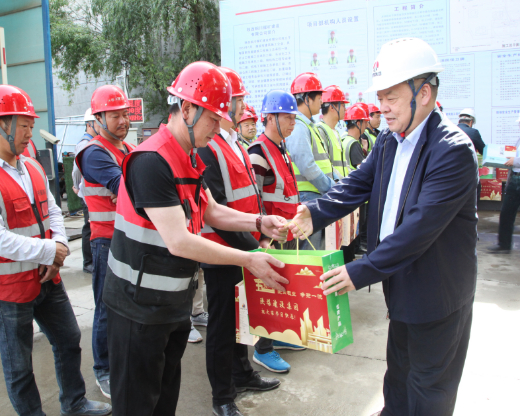 【五一領(lǐng)導(dǎo)慰問(wèn)專(zhuān)題】陜煤建設(shè)各領(lǐng)導(dǎo)深入基層慰問(wèn)指導(dǎo)工作
