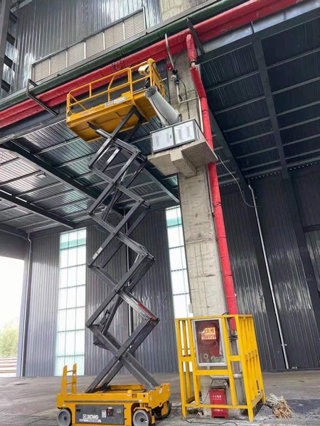 陜煤建設(shè)韓城分公司安裝六項(xiàng)目部攻堅(jiān)克難順利完成府谷郭家灣集運(yùn)站儲煤棚后續(xù)工程