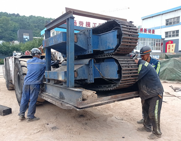 陜煤建設(shè)機電安裝公司建莊項目部順利完成五部膠帶更換工程