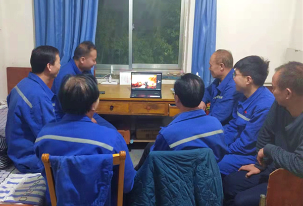 陜煤建設(shè)礦建三公司黨員干部熱議《黨課開(kāi)講啦》第1期《黨的光輝歷程》