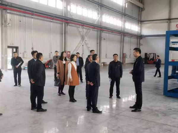 渭南市目標責任考核辦副主任吳磊一行深入陜煤建設天工公司施工的3萬噸/年礦用高分子材料工業(yè)化示范項目檢查指導工作