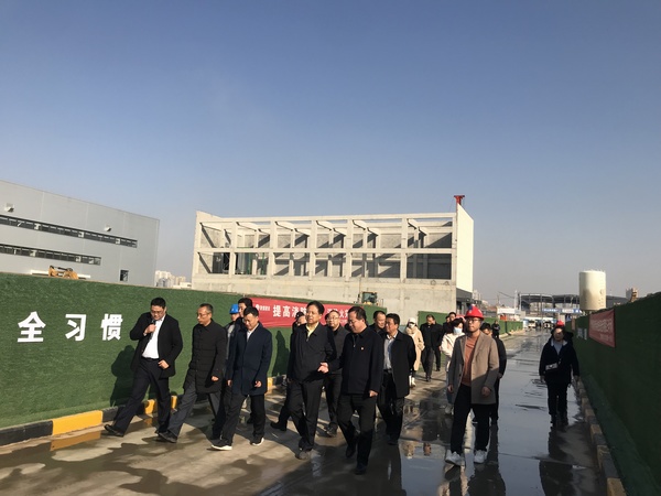 陜西省政協(xié)副主席楊冠軍一行深入陜煤建設(shè)天工公司承建的3萬噸/年礦用高分子材料示范項(xiàng)目調(diào)研指導(dǎo)工作