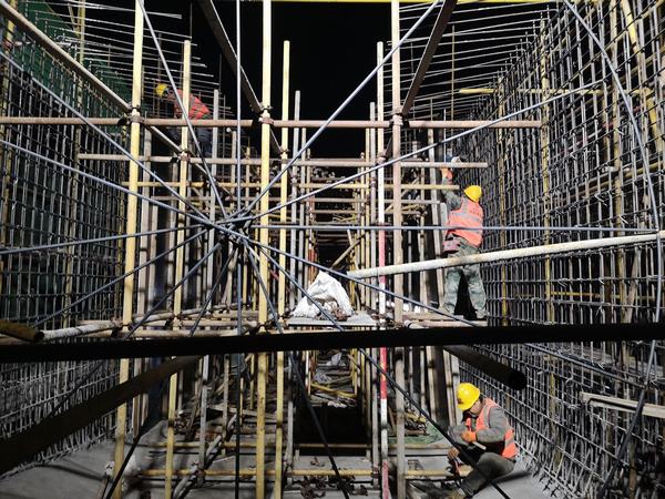 陜煤建設(shè)銅煤公司第六項(xiàng)目部晝夜奮戰(zhàn)，打響進(jìn)度保證攻堅(jiān)戰(zhàn)