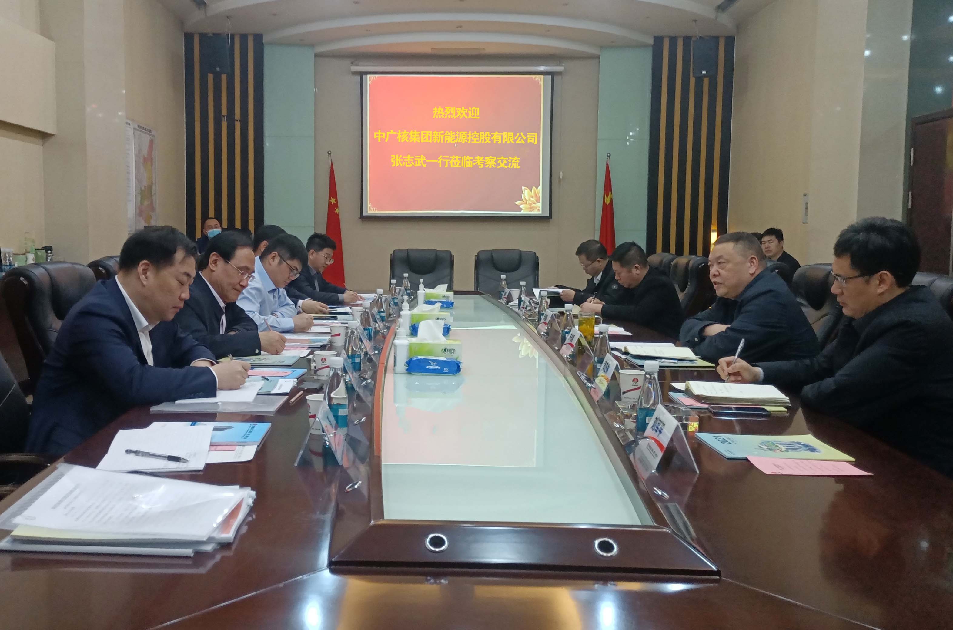 中廣核集團新能源控股有限公司領(lǐng)導(dǎo)張志武一行到陜煤建設(shè)考察交流