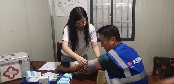 陜煤建設(shè)韓城分公司土建四項目部：愛心小藥箱暖到人心里