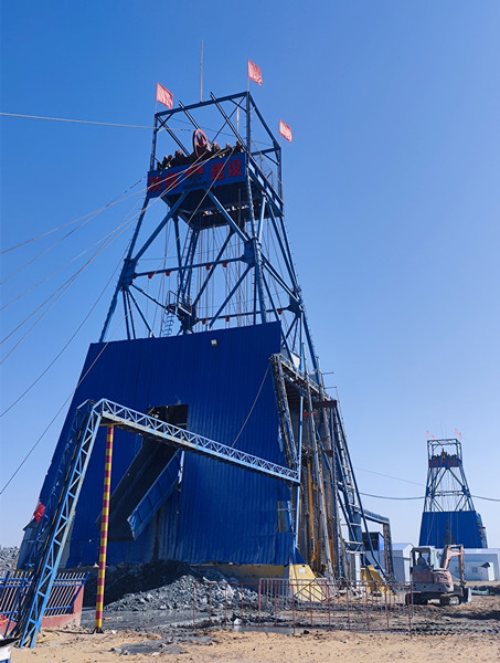 陜煤建設(shè)礦建三公司小保當(dāng)項目部進(jìn)、回風(fēng)立井井筒安全順利到底