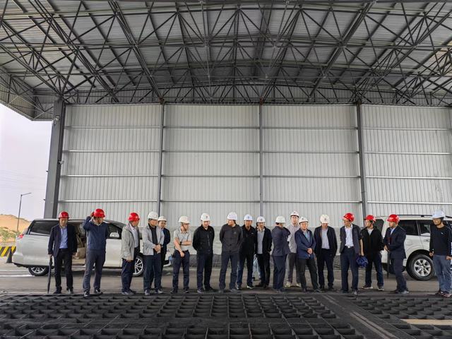 榆陽(yáng)煤炭物流園區(qū)一期項(xiàng)目順利通過(guò)聯(lián)合試運(yùn)轉(zhuǎn)驗(yàn)收