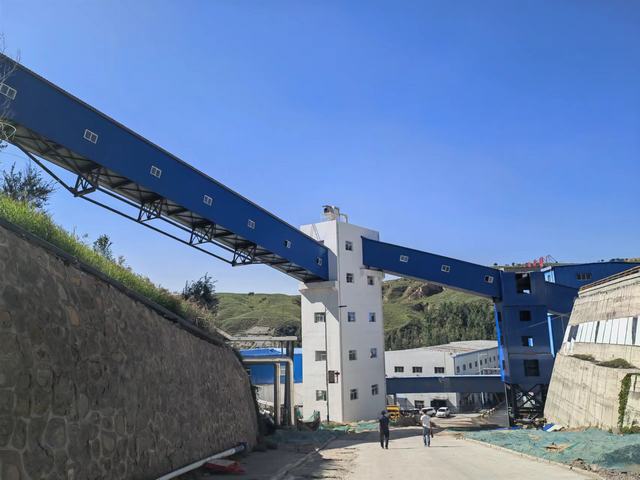 陜煤建設(shè)韓城分公司承建的涌鑫礦業(yè)安山礦煤矸石充填綜合治理項(xiàng)目順利通過竣工驗(yàn)收