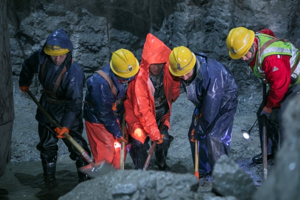 陜煤建設礦建三公司：鉚足干勁，進尺逆勢上揚！