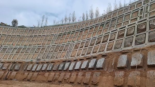 陜煤建設(shè)路橋分公司彬長項目部多舉措大干快進(jìn)不松懈