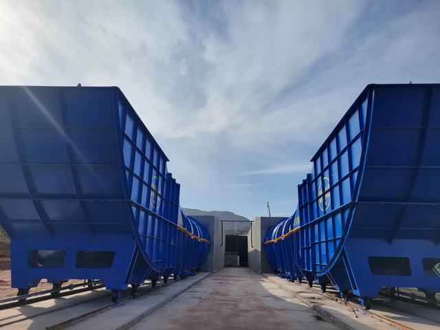 陜煤建設(shè)韓城分公司土建十三項(xiàng)目部承建的通風(fēng)機(jī)風(fēng)道及基礎(chǔ)、通風(fēng)機(jī)配電室工程順利通過竣工驗(yàn)收