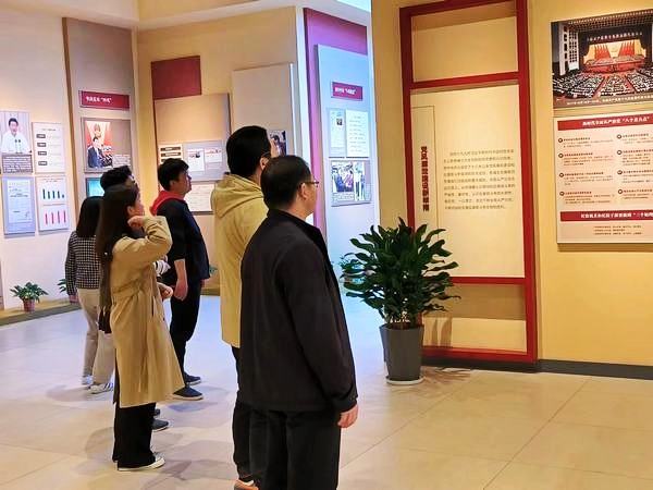 陜煤建設(shè)澄合分公司第七項目部開展“廉潔之光——照亮前行之路”廉政教育活動