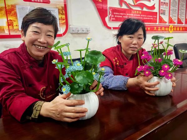 陜煤建設(shè)洗選煤運營公司檸條塔運營項目部開展 “巧手傳廉情，歡喜迎元旦”主題手工活動