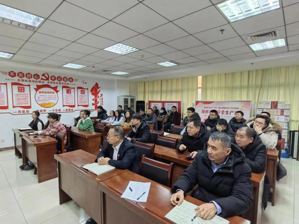 陜煤建設(shè)煤礦運(yùn)營服務(wù)分公司：以思促學(xué)提能力 以學(xué)促干轉(zhuǎn)作風(fēng)