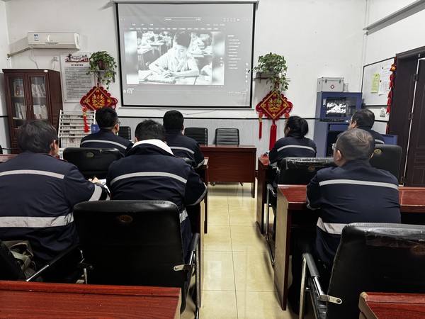 陜煤建設(shè)洗選煤運(yùn)營公司澄合山陽運(yùn)營項(xiàng)目部：學(xué)習(xí)雷鋒精神，譜寫時(shí)代之光