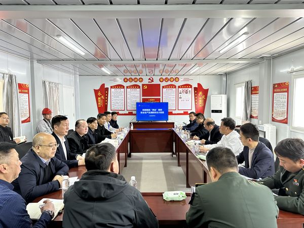 陜煤集團(tuán)總經(jīng)理助理李厚志一行蒞臨陜煤建設(shè)開展“兩會”期間安全大檢查和專題培訓(xùn)活動