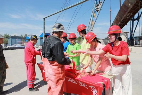 陜煤建設(shè)礦建二公司：工會服務(wù)無大小，一舉一動暖人心