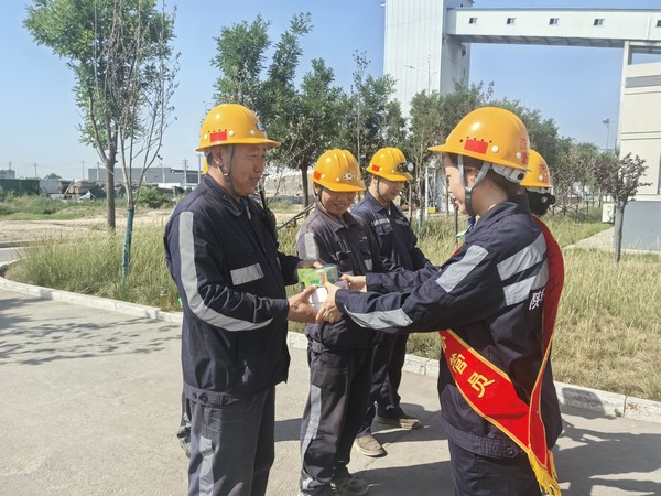 陜煤建設(shè)洗選煤運營公司神渭蒲城運營項目部 開展：“助檢修、囑安全、送溫暖”活動