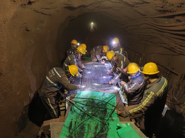 陜煤建設(shè)機(jī)電安裝公司：鉚足干勁搶進(jìn)度，細(xì)致慎微保安全