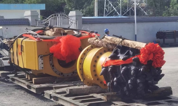 陜煤建設(shè)礦建三公司銅川項目部首臺綜掘機(jī)成功完成入井組裝調(diào)試運(yùn)行