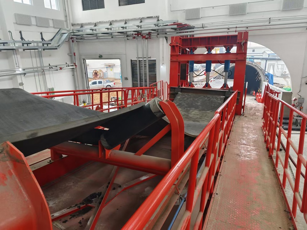 拼搏實干，共赴秋實